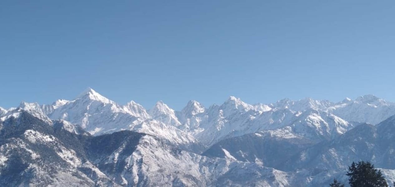 snow covered uttarakhand hilly area munsiyari beautiful photos