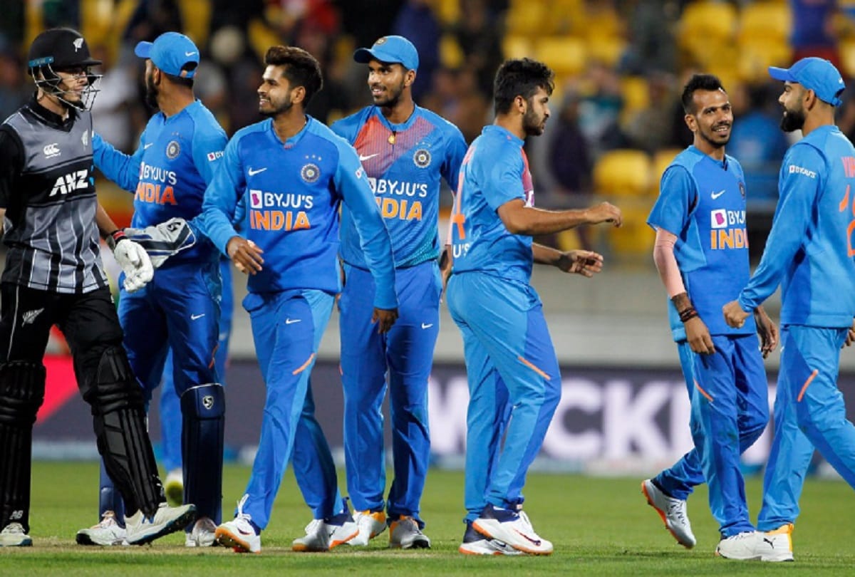 new zealand coach mike hesson says team india great bowling attack made him strong