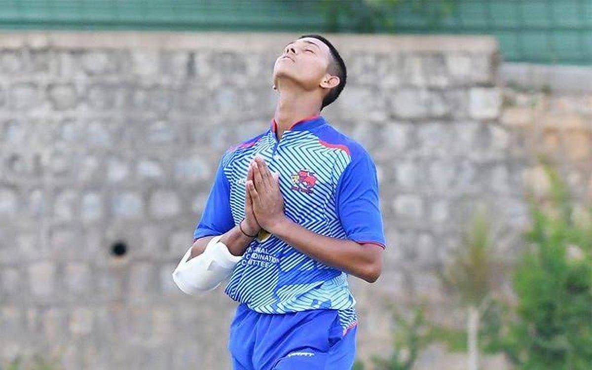 Yashaswi jaiswal under 19 ricket world cup playing from bhadohi