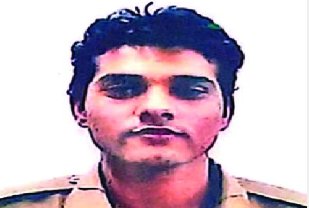 constable ends life by jumping in front of train