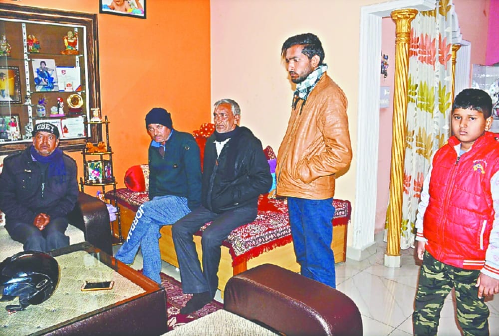 Car Fell into into Muradnagar gang nahar due to Fog Six friends Drown Photos