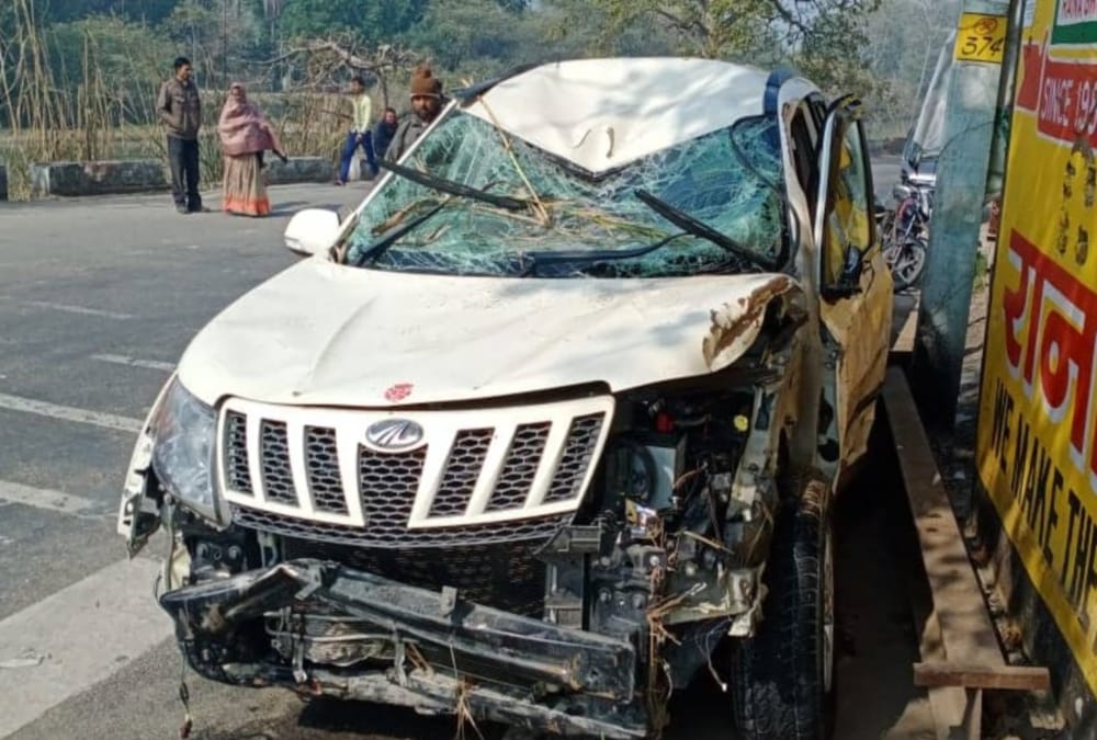 Car Fell into into Muradnagar gang nahar due to Fog Six friends Drown Photos