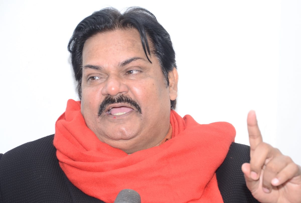Actor Akhilendra Mishra shares his views on the CAA and NRC protest in Shaheen Bagh delhi