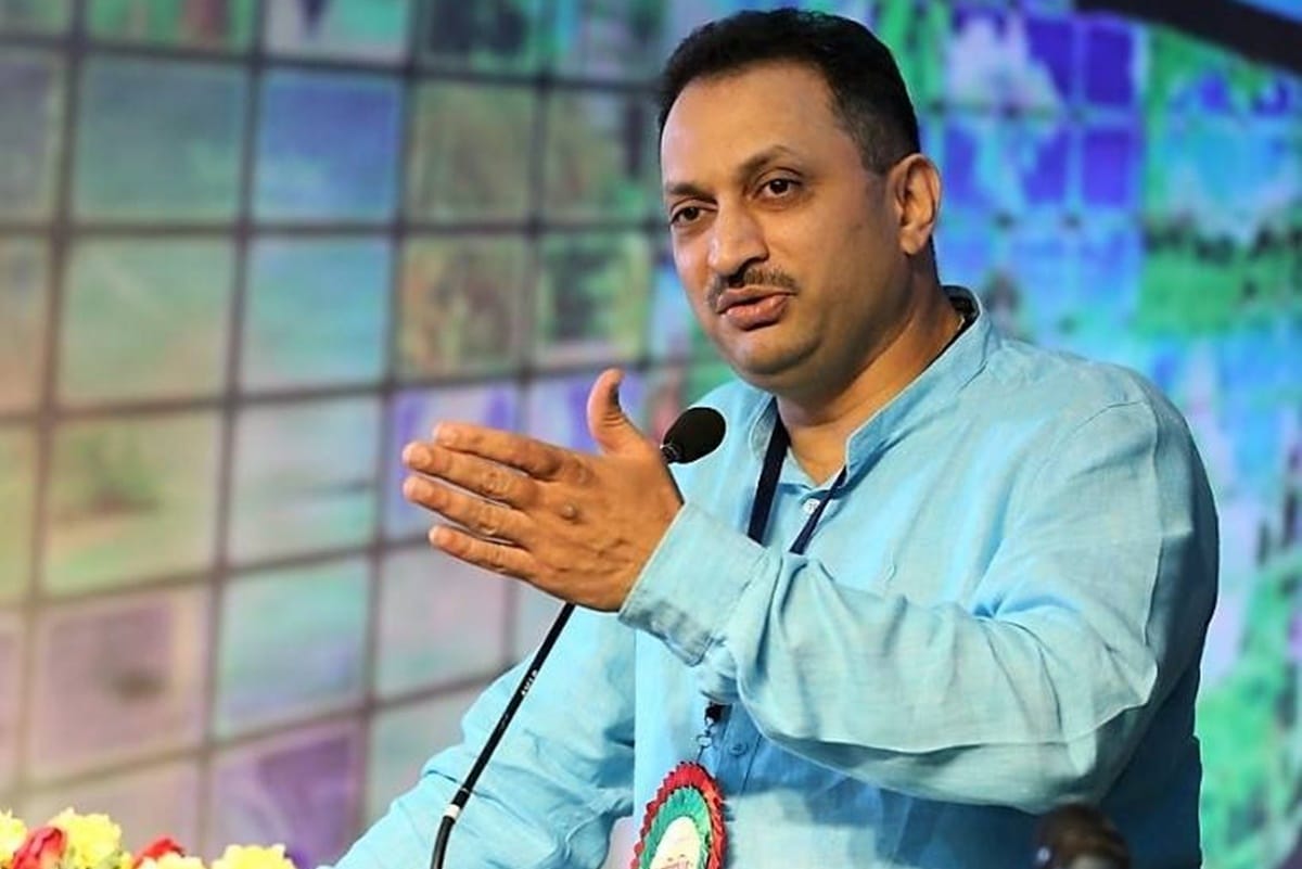 BJP MP Anant kumar Hegde says BSNL employees are traitors
