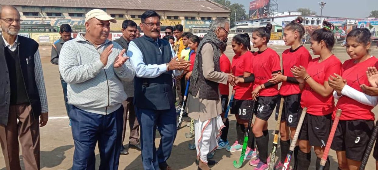 Bhopal teams won in women's hockey and Mumbai in men's