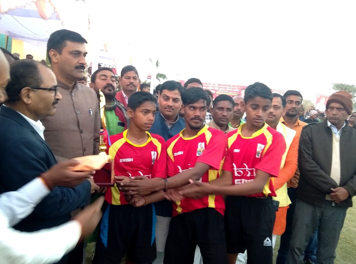 UP college won hockey tournament