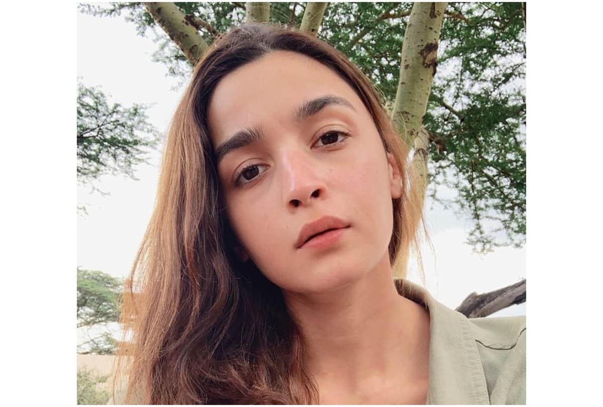 birthday girl alia bhatt 5 times proves she is natural beauty