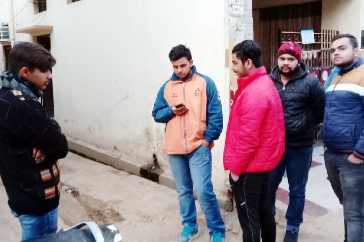 students drown after a Car falls into Muradnagar Gang Canal