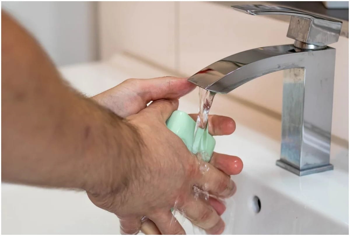 prepare hand wash at home with leftover soap during lockdown