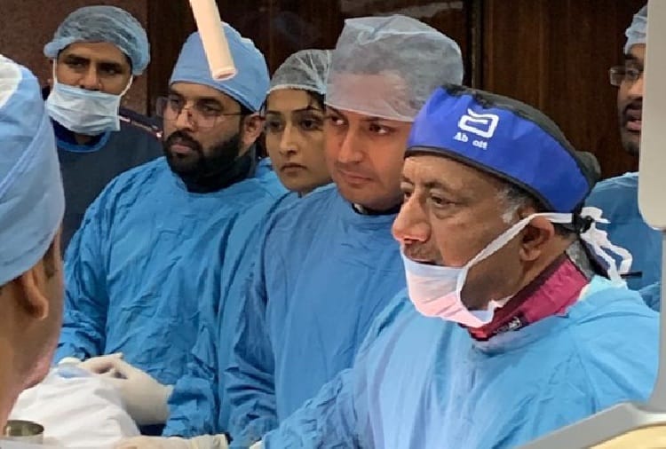 calcium broke by baloon, then remove blockage by stunt, heart surgery