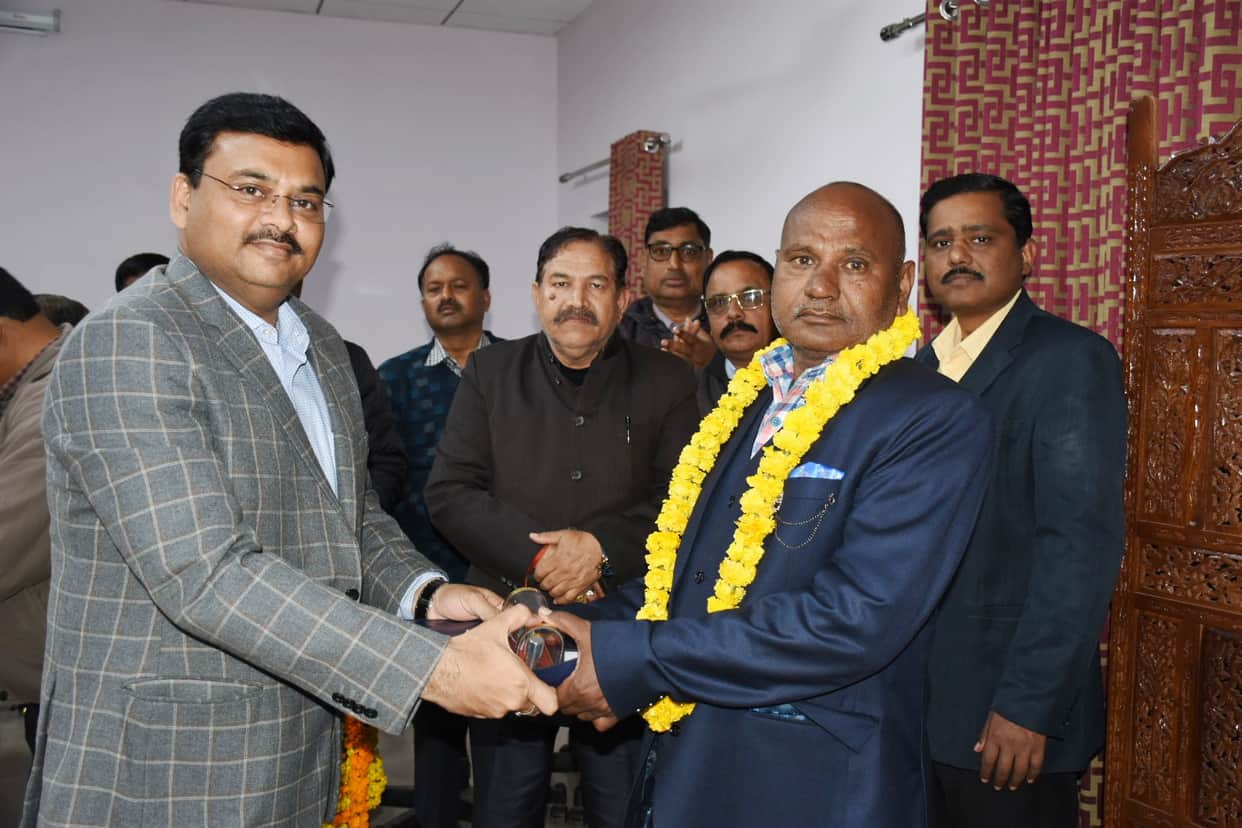 26 employees of Izatnagar Railway Division retire