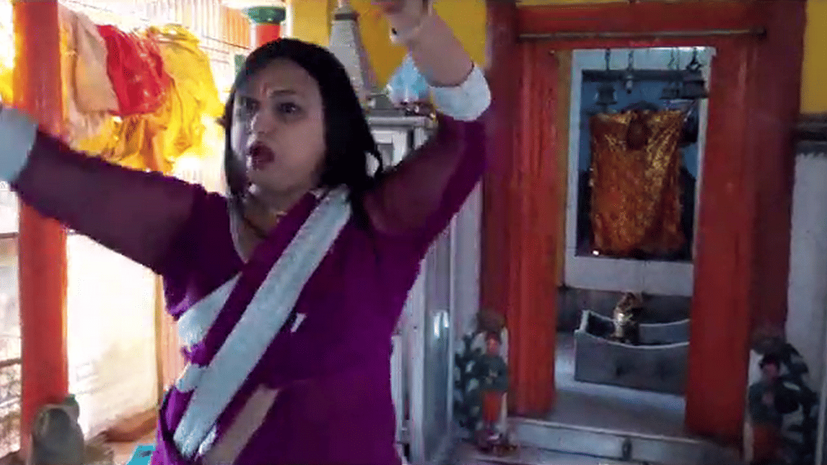 Kinner doing shiv tandav for stay of execution nirbhaya casr accused in ballia