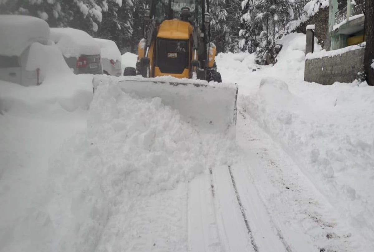 Himachal News : Landslide in Naco blocked the Kinnaur-Kaza national highway 