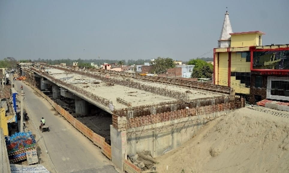 Lalfataka Overbridge - In lieu of acquiring land in Cantt, the administration found land in Bhabhiya