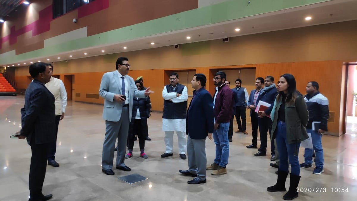 Principal Secretary Khadi and Village reached review preparations for arrival of pm modi varanasi