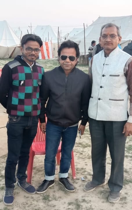 Comedian Rajpal Yadav took a dip in Sangam