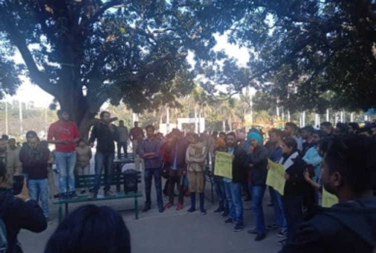 ABVP vs SFS Clash in Punjab University after Volunteer Beat Up, JNU