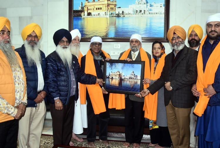 srilanka supreme court judge visited harmandir sahib in amritsar