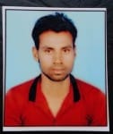 रामलक्षन के छितही में सड़क हादसे में मरे लालबहादुर की फाइल फोटो और रोते बिलखते घर वाले
