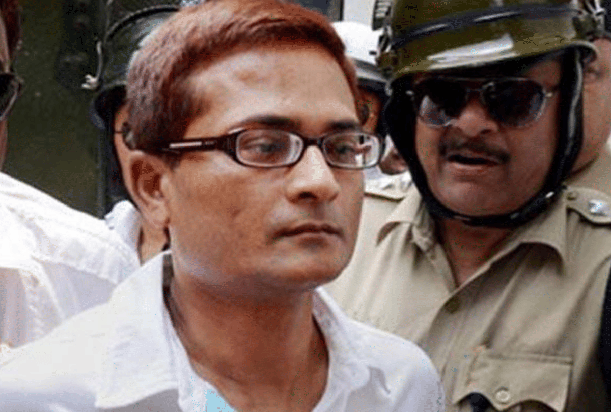 ED Seizes Assets Rs 70 Crore Of Three Companies with Shahrukh Khan gauri khan in Rose Valley Scam