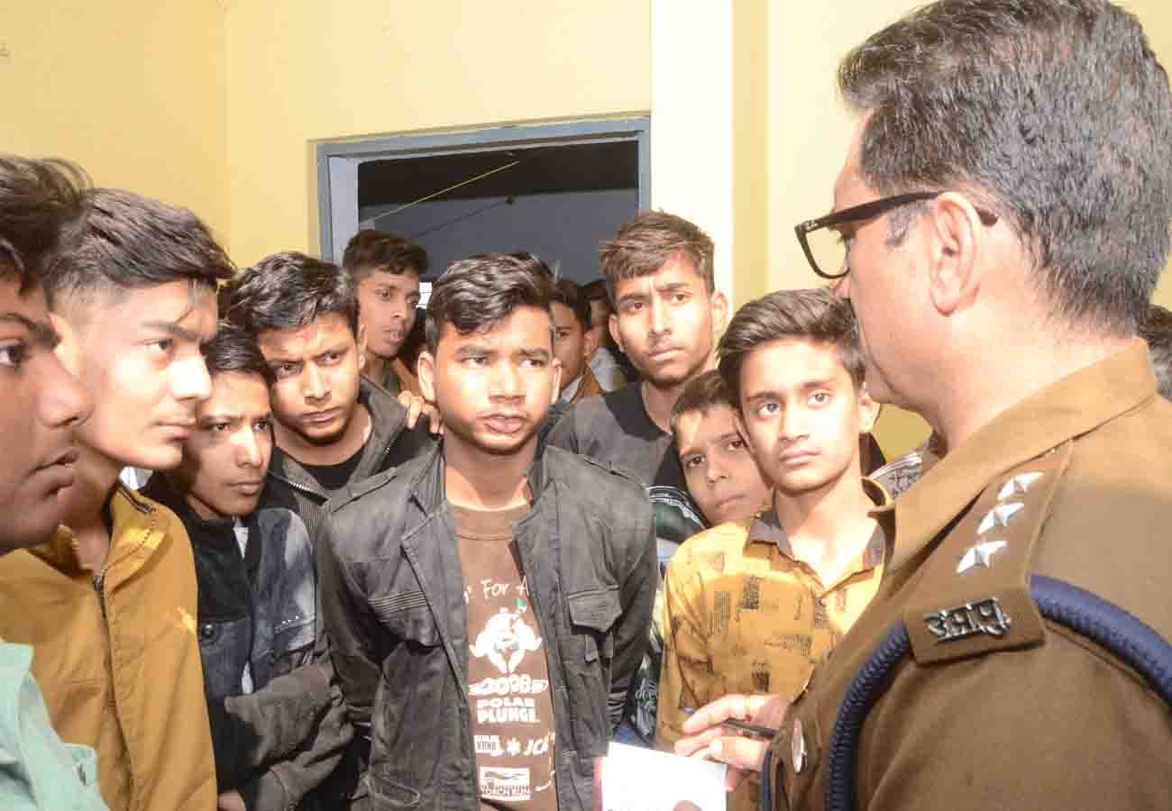 9th Class  student committed suicide in kanpur