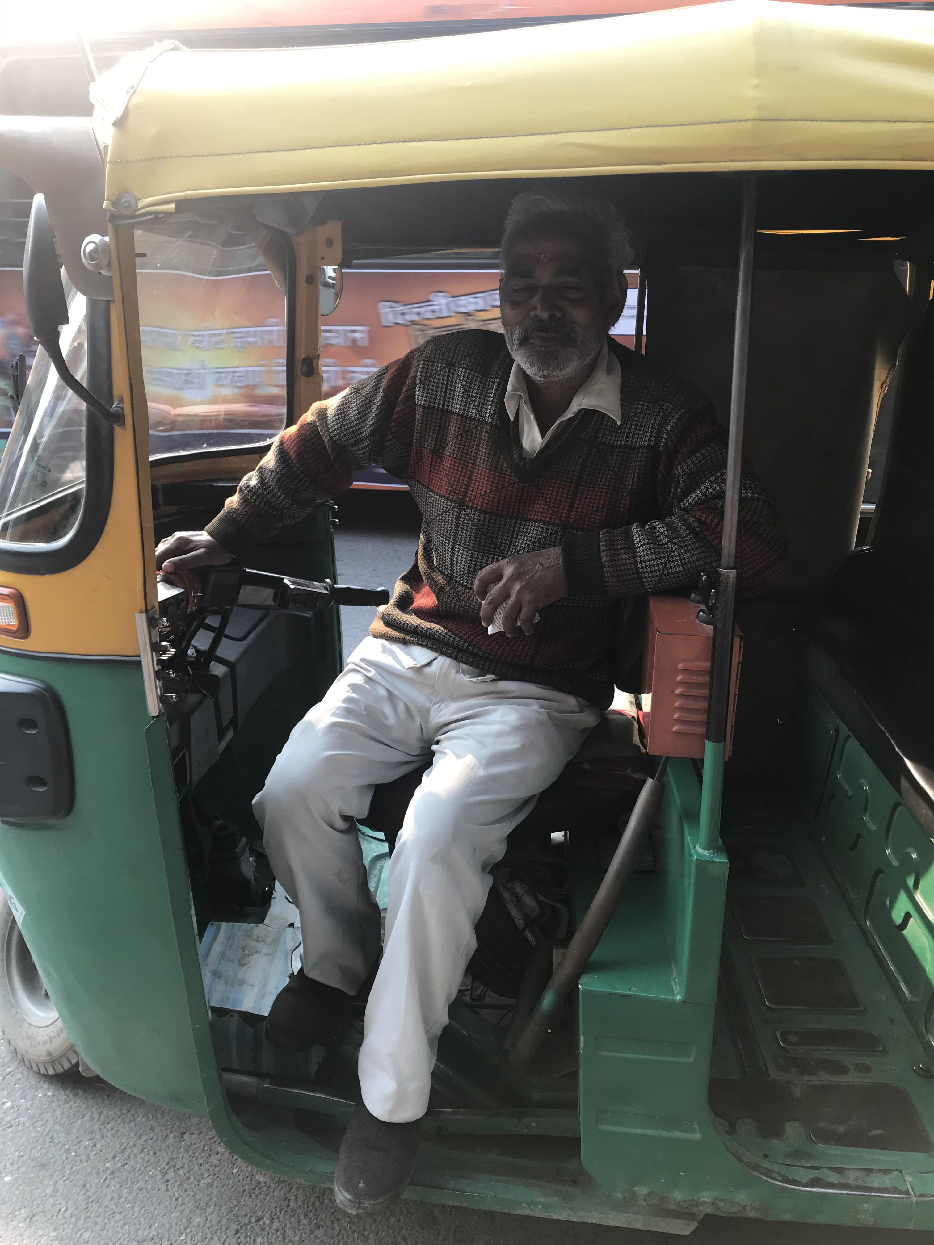 delhi election 2020: aap supporter auto rickshaws agreed, shaheen bagh is biggest issue in election