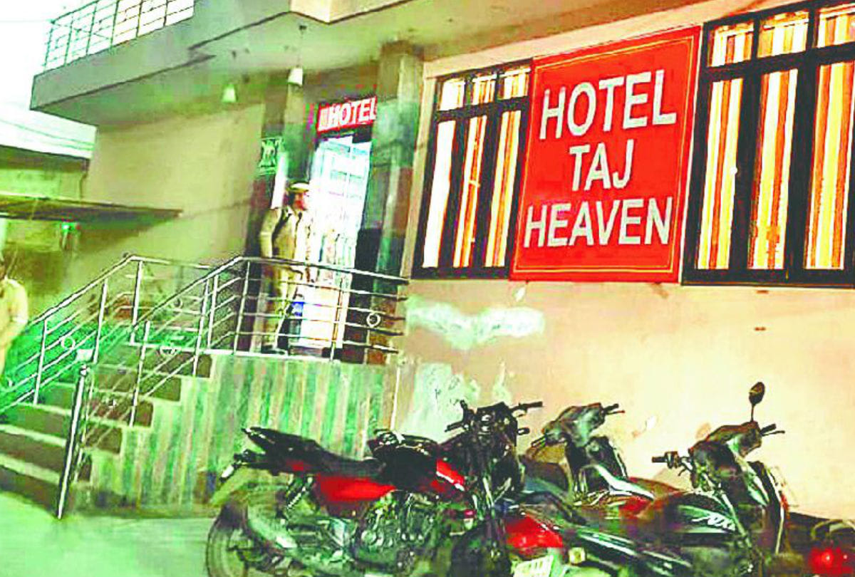 Foreign Prostitution Racket caught by agra police from hotel