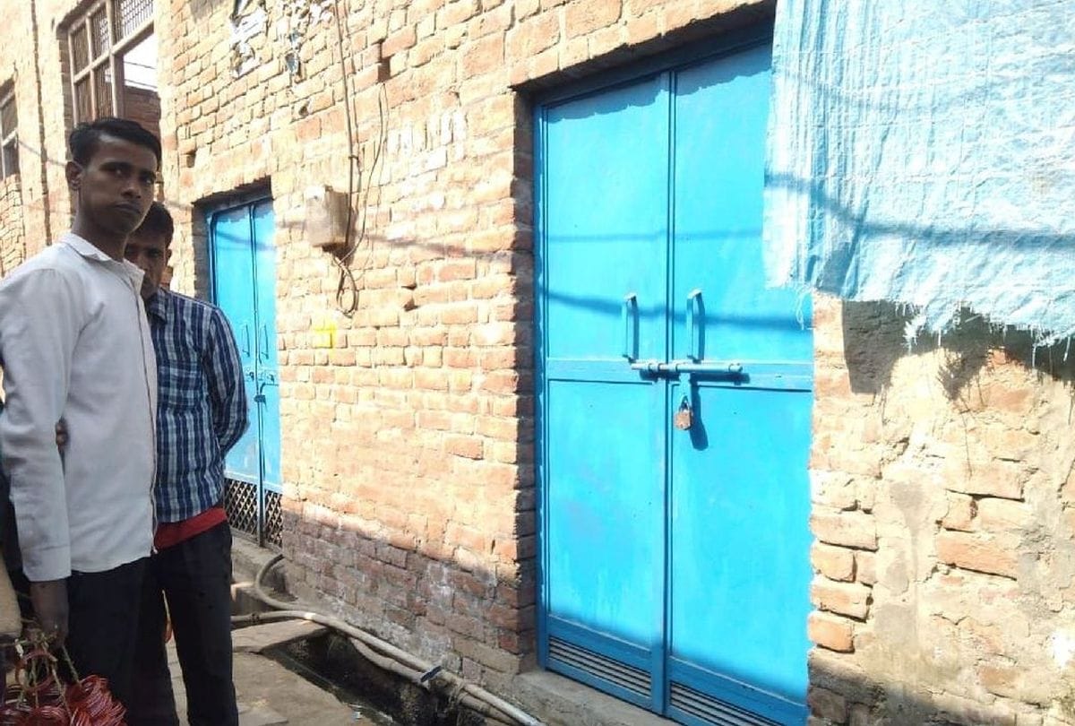 husband killed wife for being busy on mobile phone in firozabad
