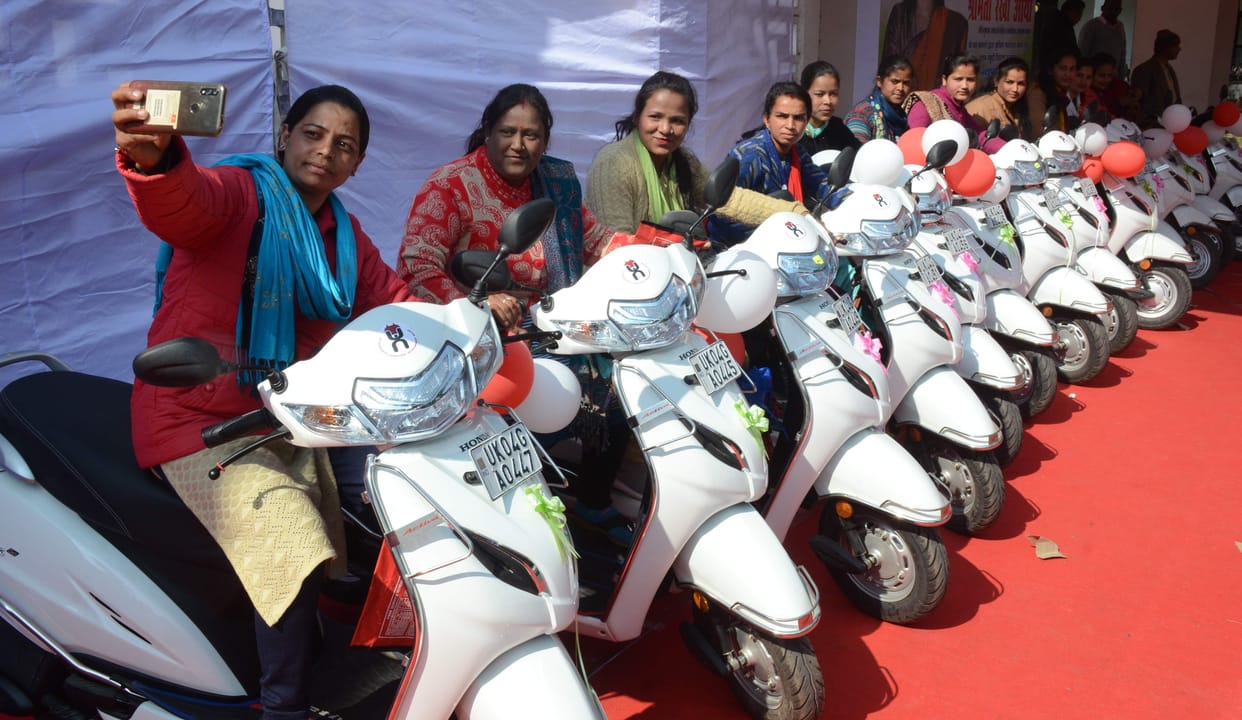 14 paravat animal workers got scooty