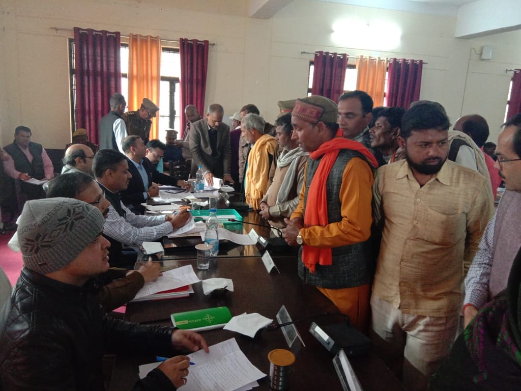 32 disposed of 453 cases in the day