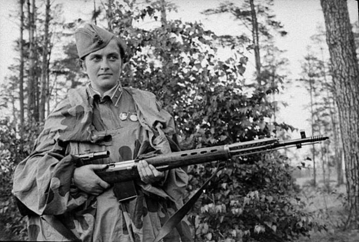 Most dangerous female sniper in history Lyudmila Pavlichenko who killed 309 soldiers of Hitler army