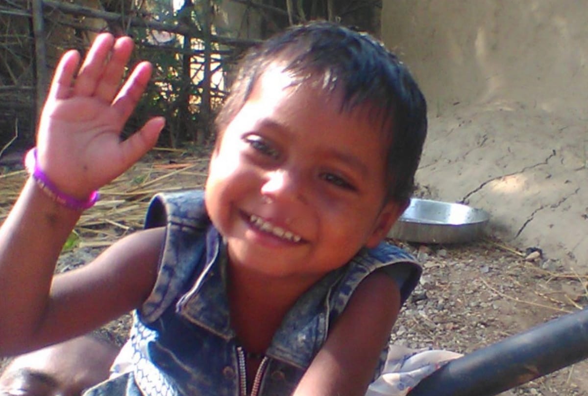 Midday Meal incident mirzapur school girl dies after fell in pot of cook vegetable