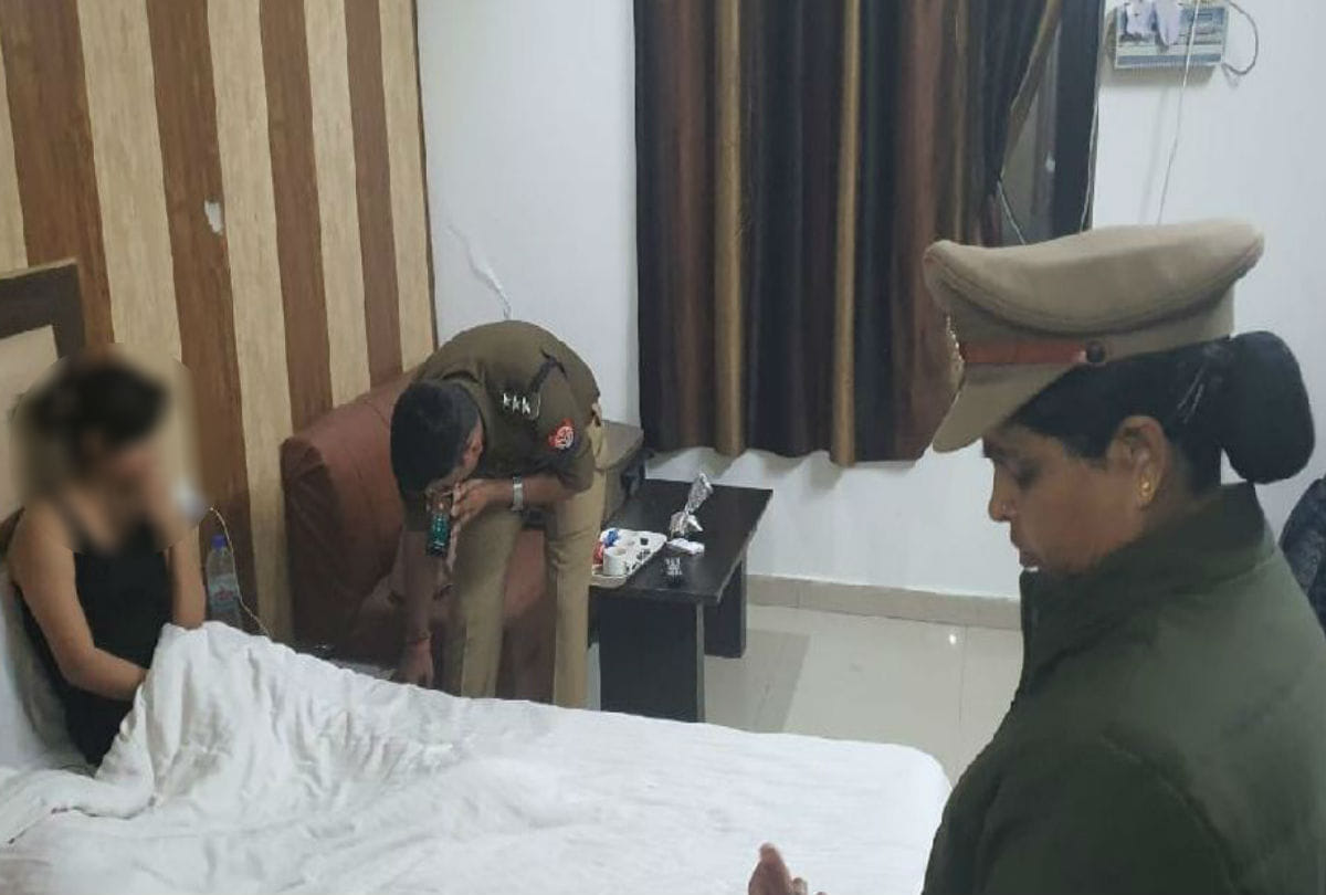 Foreign Prostitution Racket caught by agra police from hotel