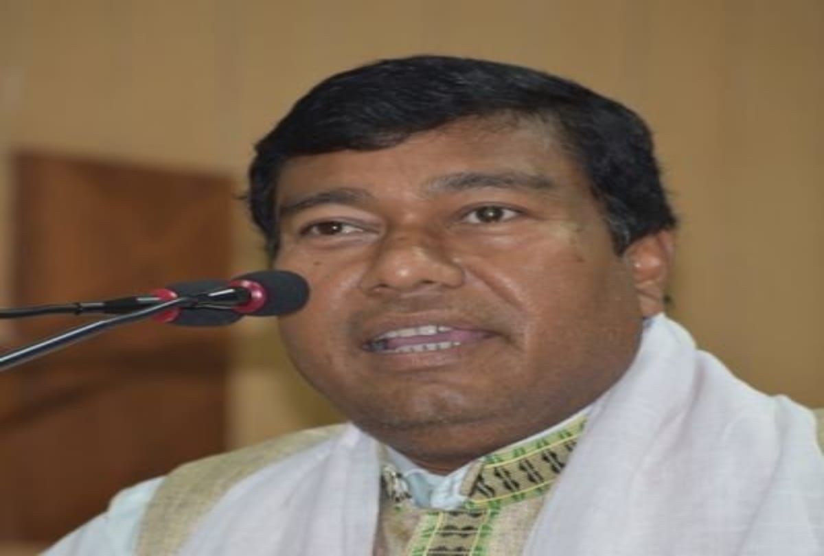 Three arrested, including two BJP workers, for attacking on Union minister house