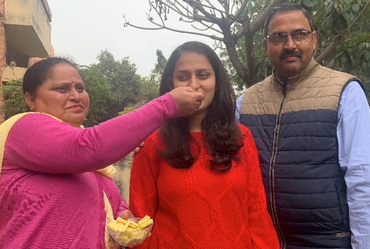 Brave Daughter, Shweta Sharma Cleared HCS Exam, Topper Told Success Formula