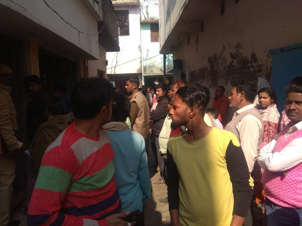 Hindu Yuva Vahini vice President wife Dead body found hanging noose in Siddharthnagar