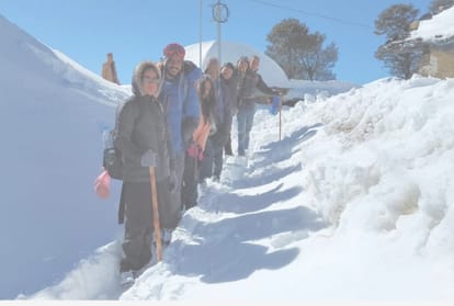Himachal weather update: snowfall on Rohtang including peaks, air flights canceled