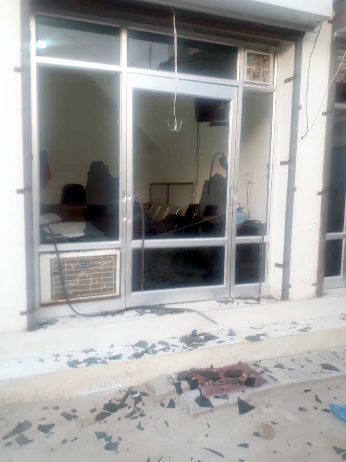 Somr people satogate in office