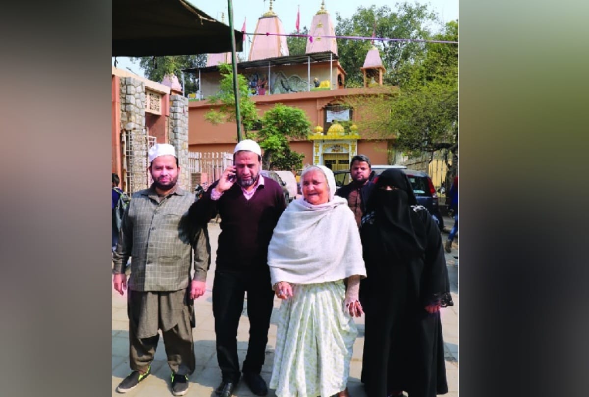 anti-CAA women protest performs Vaju from Shiva temple water in nizamuddin