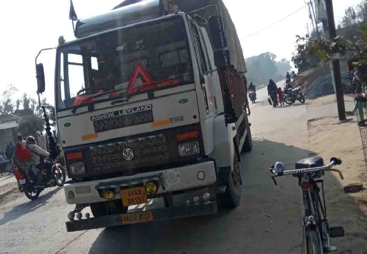 one people died in road accident in auraiya