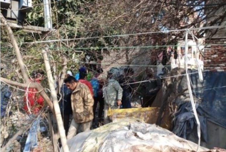 New Born Baby Dead Body Found in Gutter Near Sector 56 Community Center