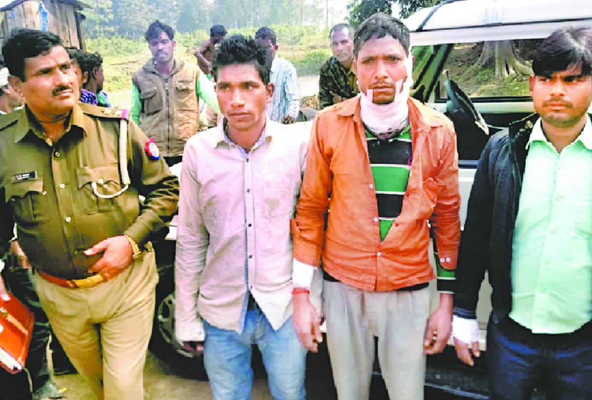four people injured after leopard attack in bahraich
