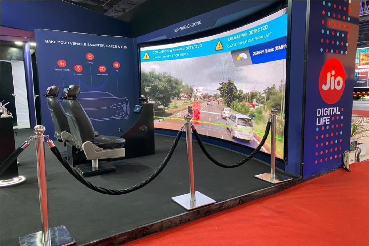 Jio showcases connected vehicle solutions at Auto Expo 2020 all you need to know about