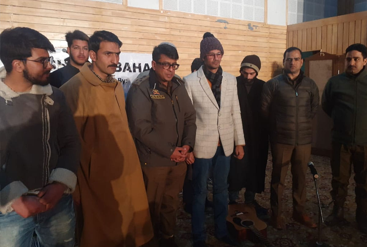 Youth scattered their voice in Jashn-e-Behera,DIG South Kashmir said valley filled with great skills
