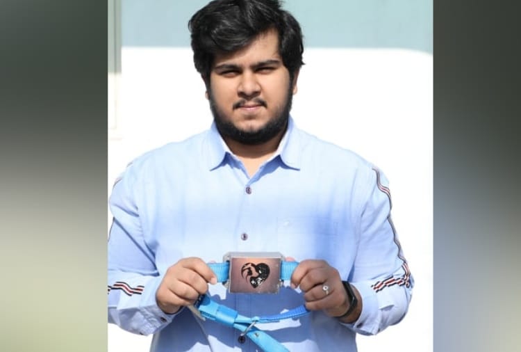 B. Tech student has designed 'Petit', a collar for pets to track their health, location and activity