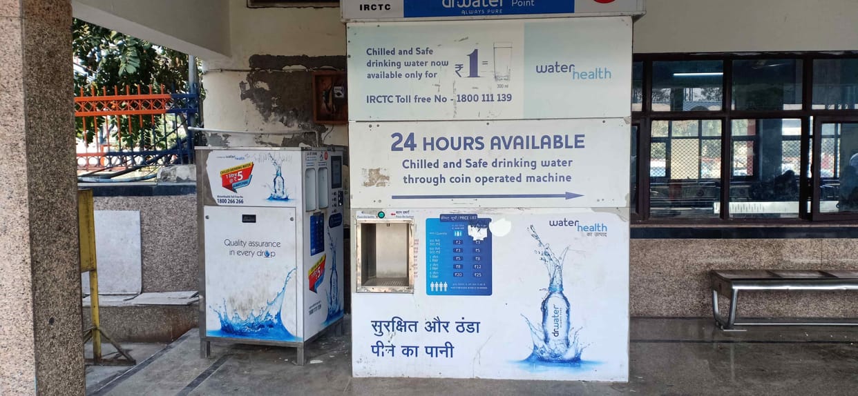 water wending machine close from 4 month on Rohtak Railway Station