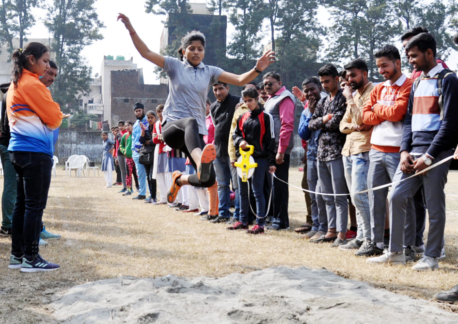 100m race won by Gautam Raj and Sweety