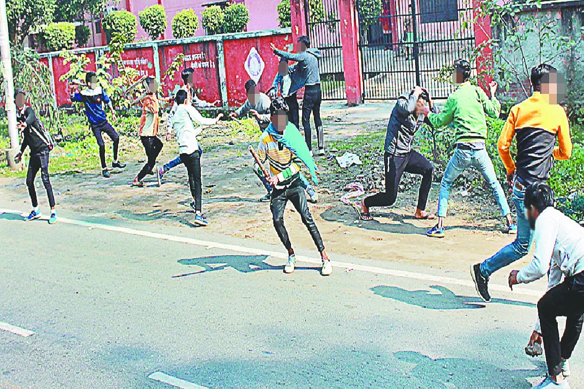 Fight between in two sides of students group in Meerut city of Uttar Pradesh