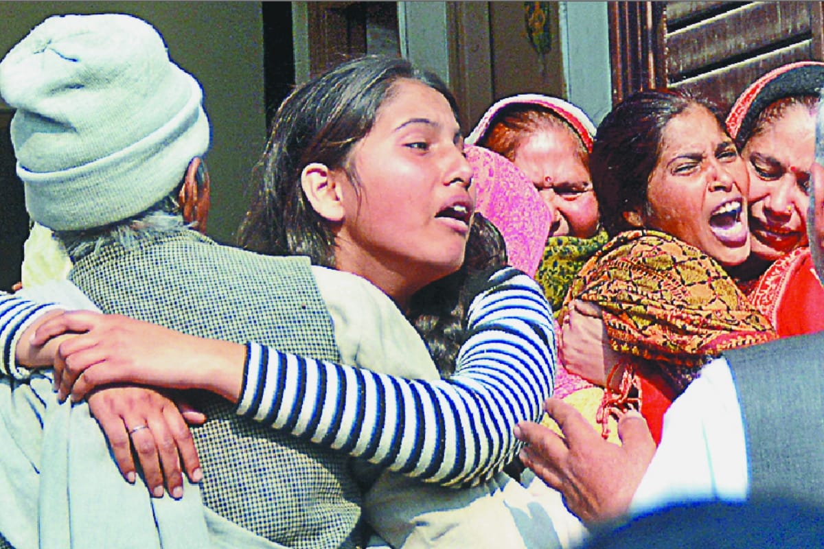 fourteen years old daughter murdered by his father and grandmother in Meerut