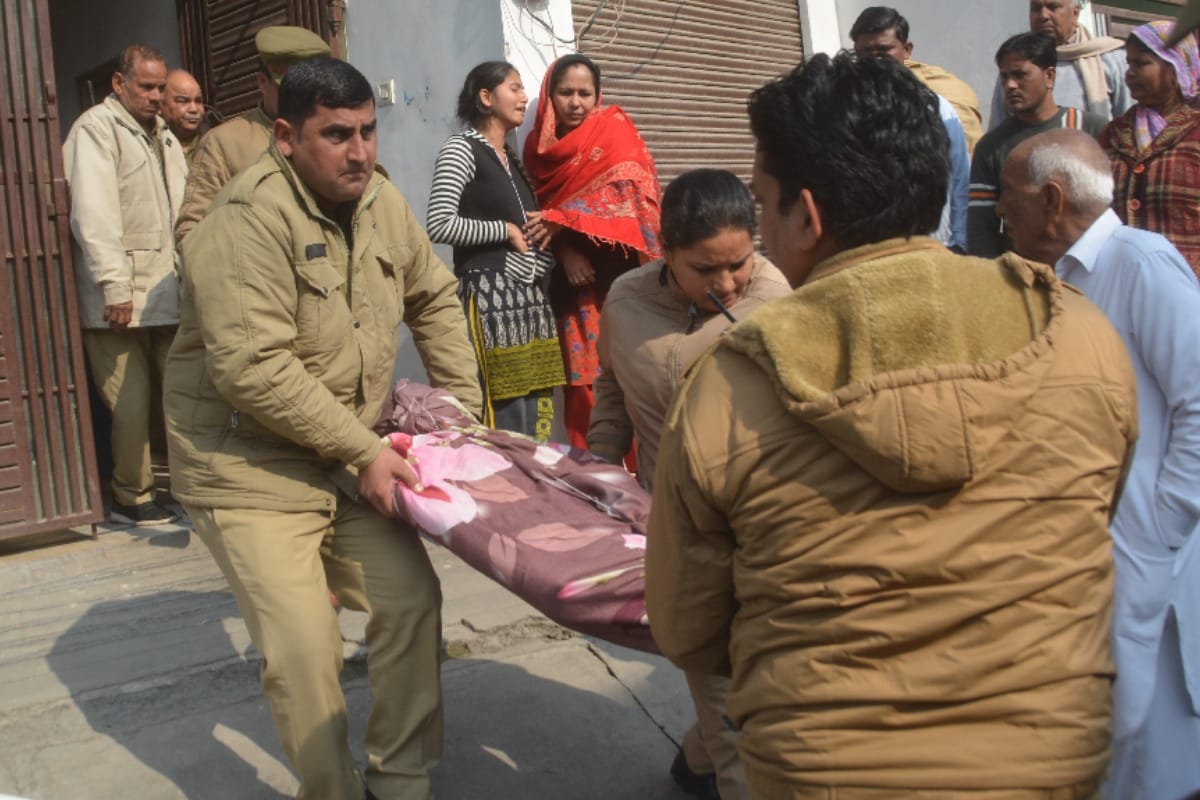 fourteen years old daughter murdered by his father and grandmother in Meerut